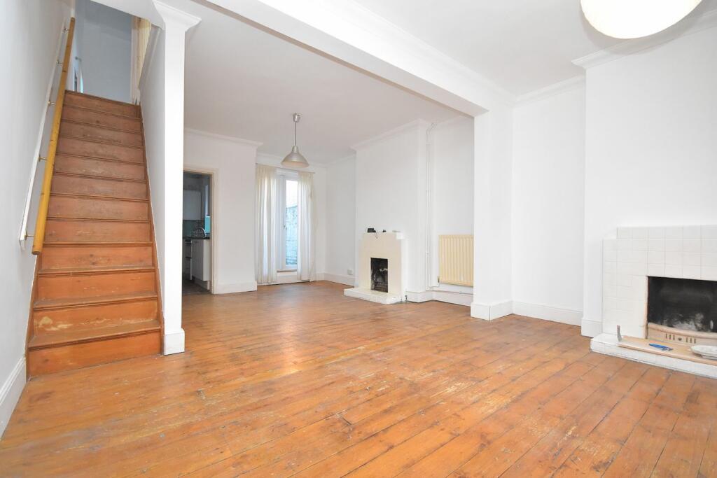House in Northampton, West Northamptonshire - View 3