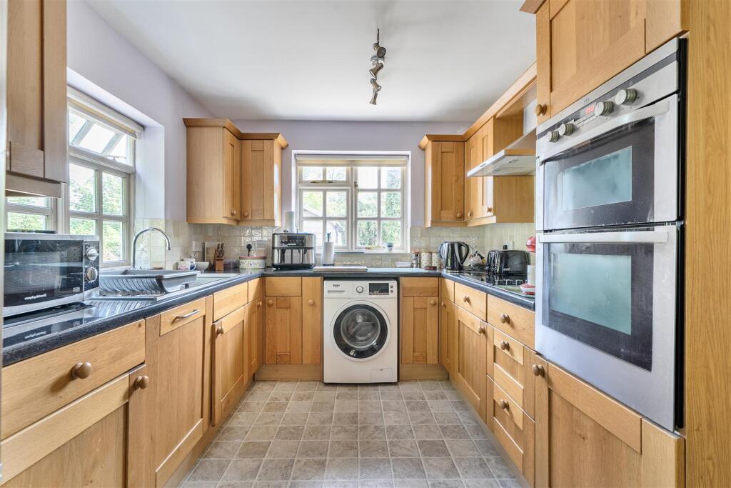 House in Cattistock - View 2