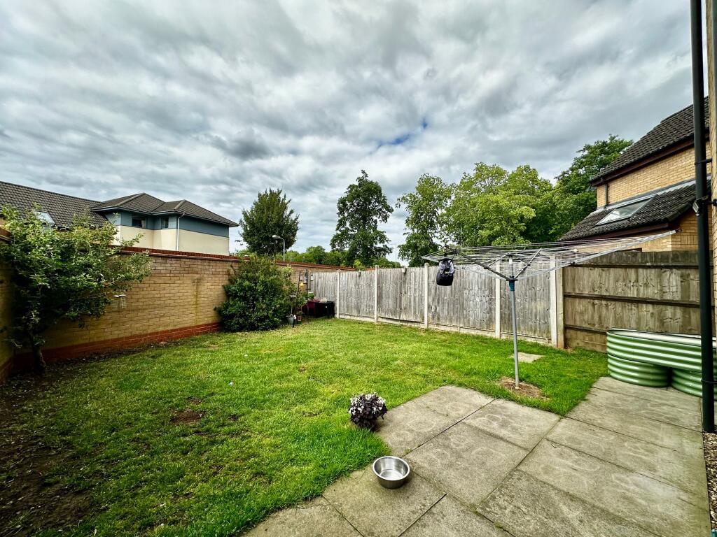 Sheering Grove, Bradville, MK13 photo 4