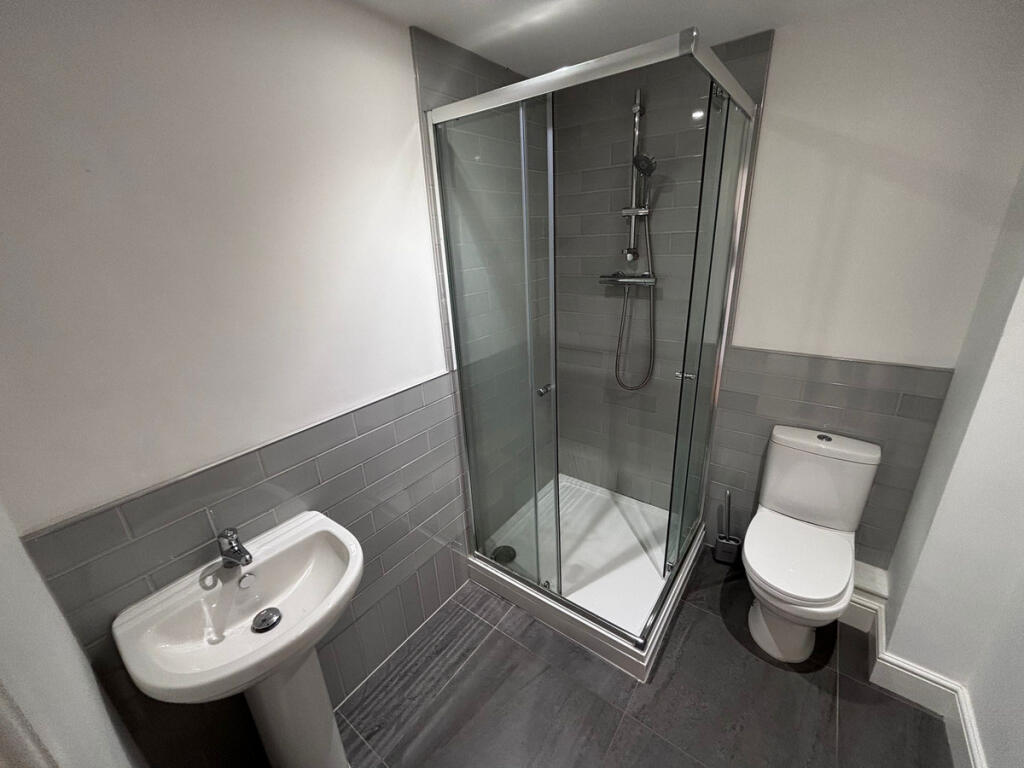 Apartment in Newcastle upon Tyne - View 4