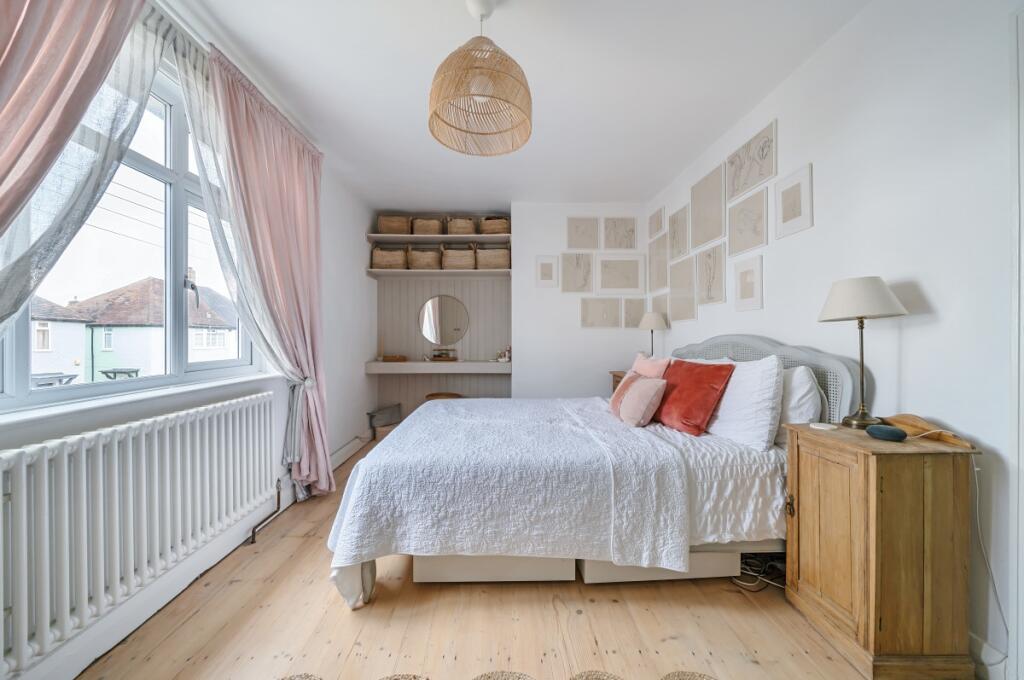 House in London, Burnt Ash Green, Grove Park - More