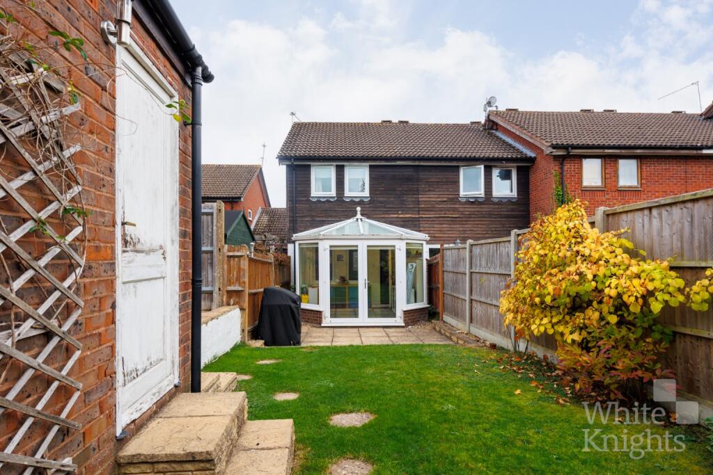 Beaconsfield Way, Earley, Reading, Berkshire, RG6 5UX photo 2