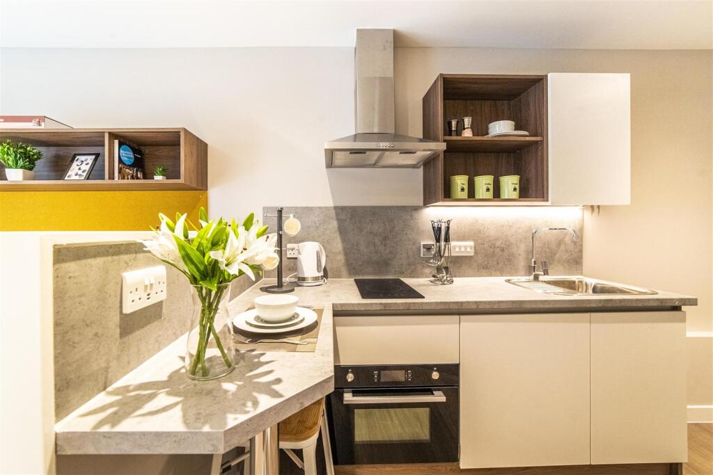 Apartment in Edinburgh - More