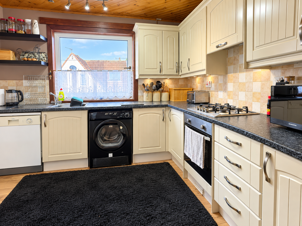 Apartment in Kirkcaldy - View 3