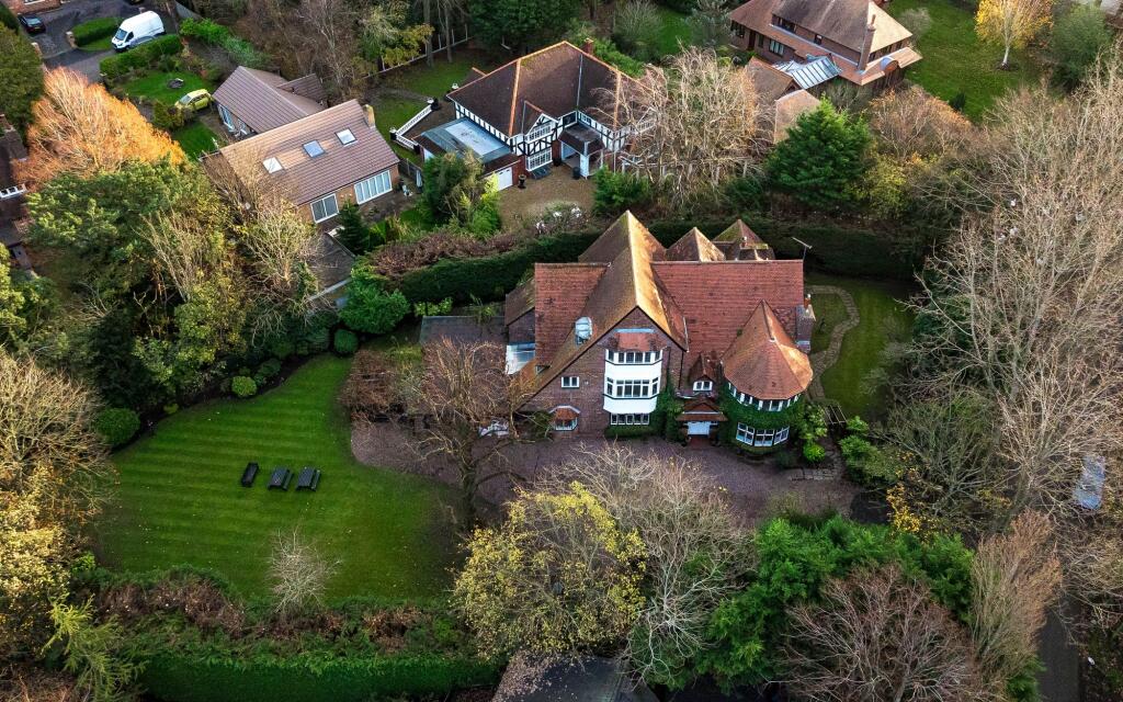 Main image of property: Poplar Avenue, Moor Park, L23