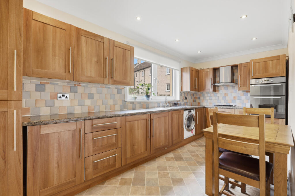 House in Glasgow - More