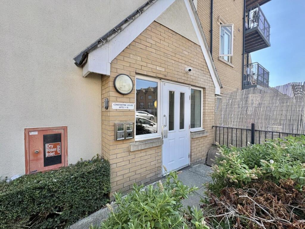 Main image of property: Varcoe Gardens, Hayes