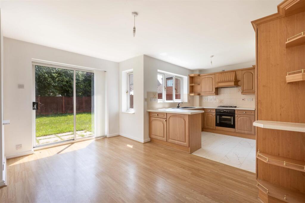 House in Solihull, Dickens Heath - View 3