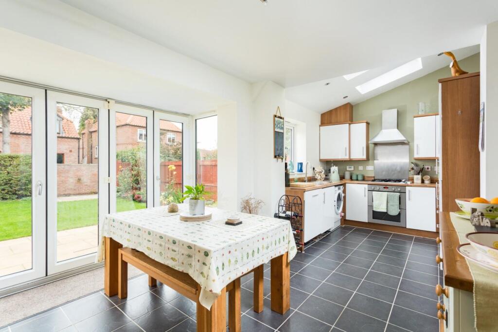 Station Rise, Riccall, York photo 2