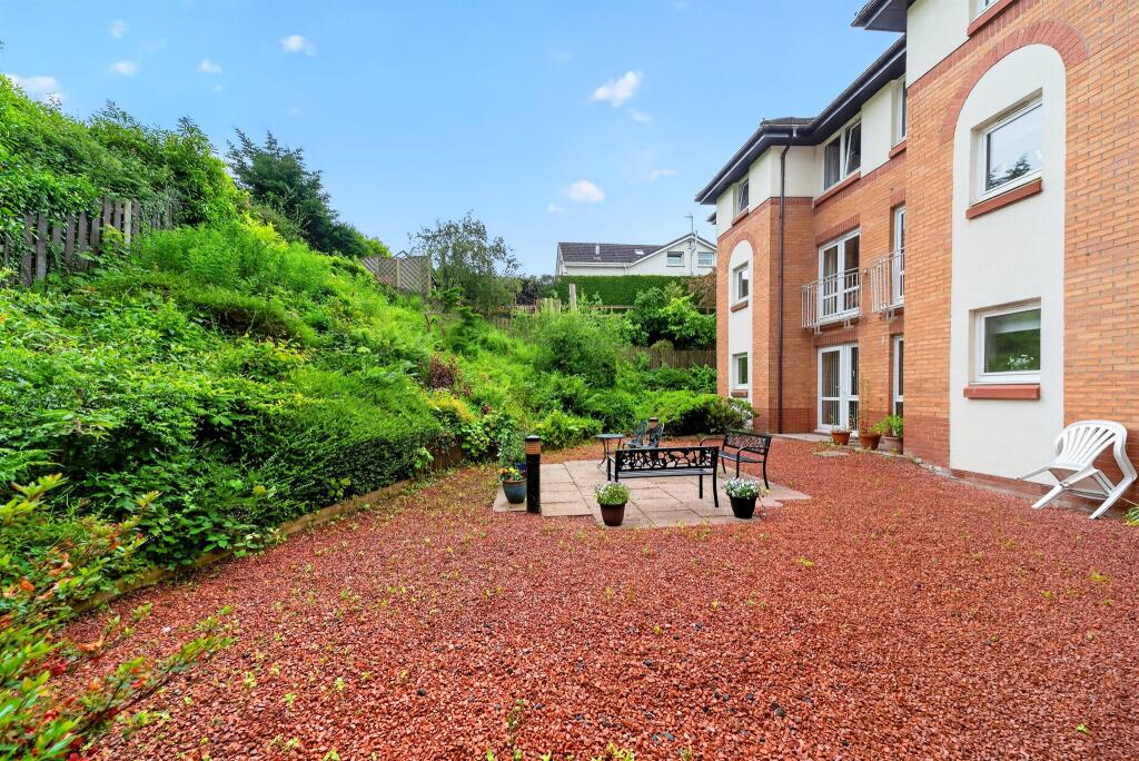 Apartment in Clarkston, Slamanshill, Stamperland - View 3