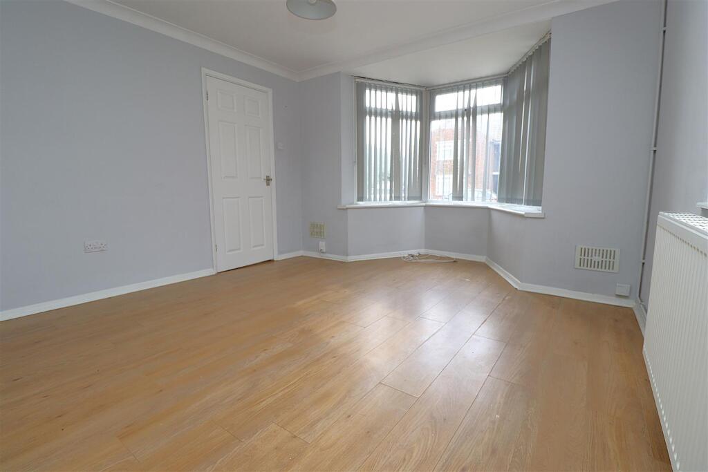 House in Gillingham, Rainham - View 2