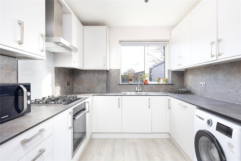 Queensmere Road, Wimbledon, London, SW19 photo 2