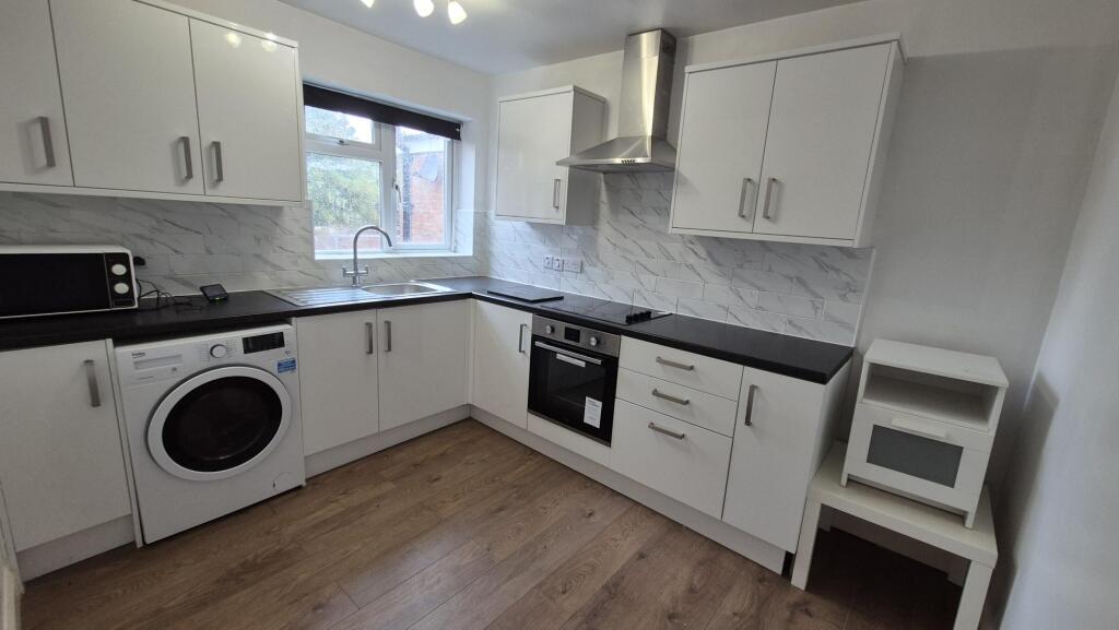 Main image of property: High Street South, Dunstable, LU6