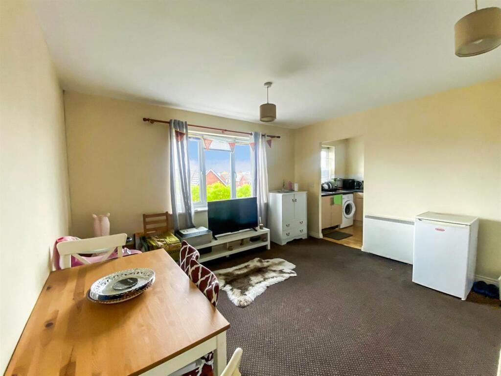 Apartment in Coventry, Radford - View 4