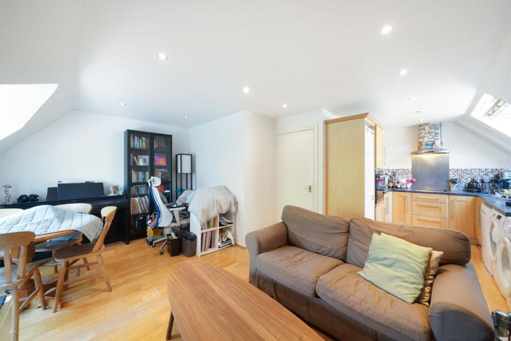 Apartment in London - View 5