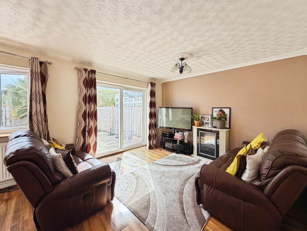 House in Rushmoor, North Town - View 5