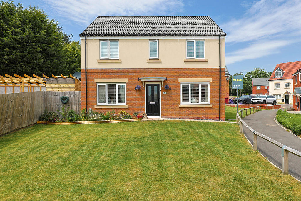 4-bed detached on Jasper Avenue, Hasland, Chesterfield, £350,000