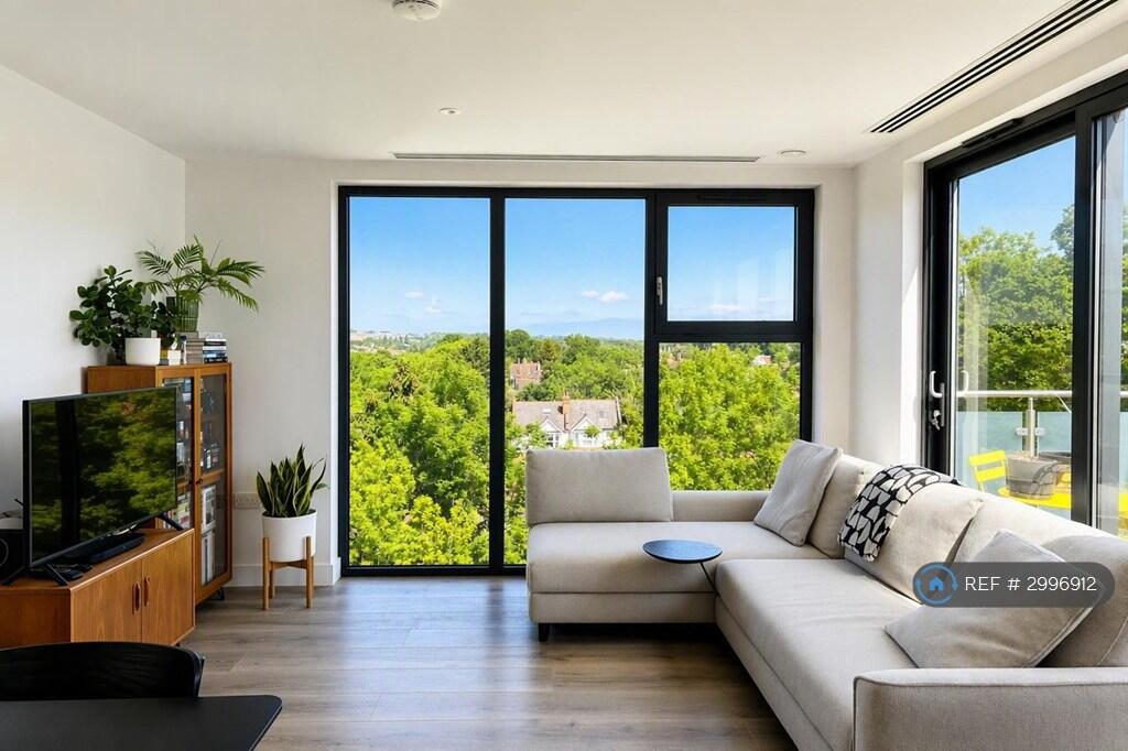 Main image of property: Cranmer Court, London, N3