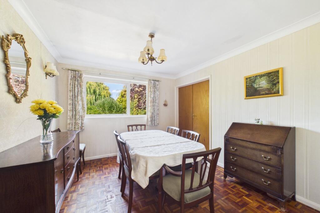 House in Bracknell - More