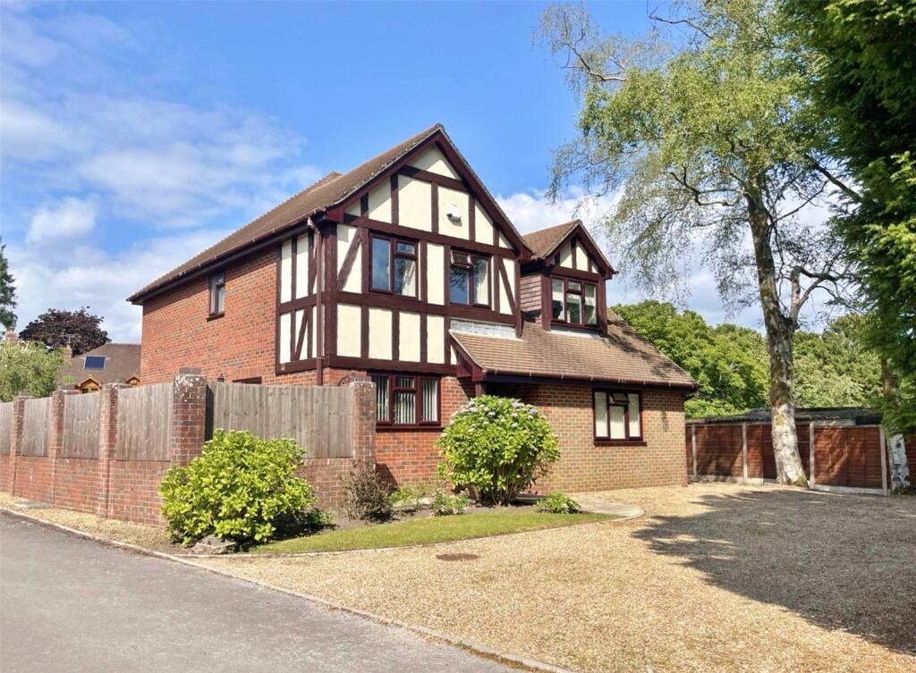 4-bed detached on The Oaks, Verwood, Dorset, BH31, £650,000
