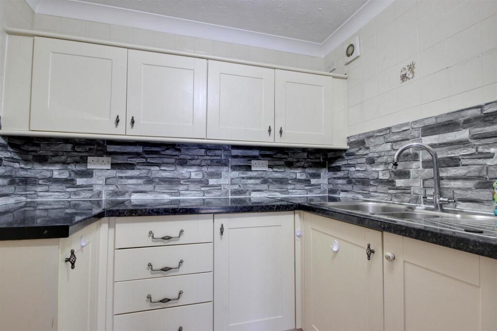 Apartment in Anlaby, Anlaby with Anlaby Common - View 3