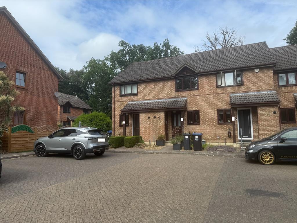 Main image of property: Oakridge, West End, GU24
