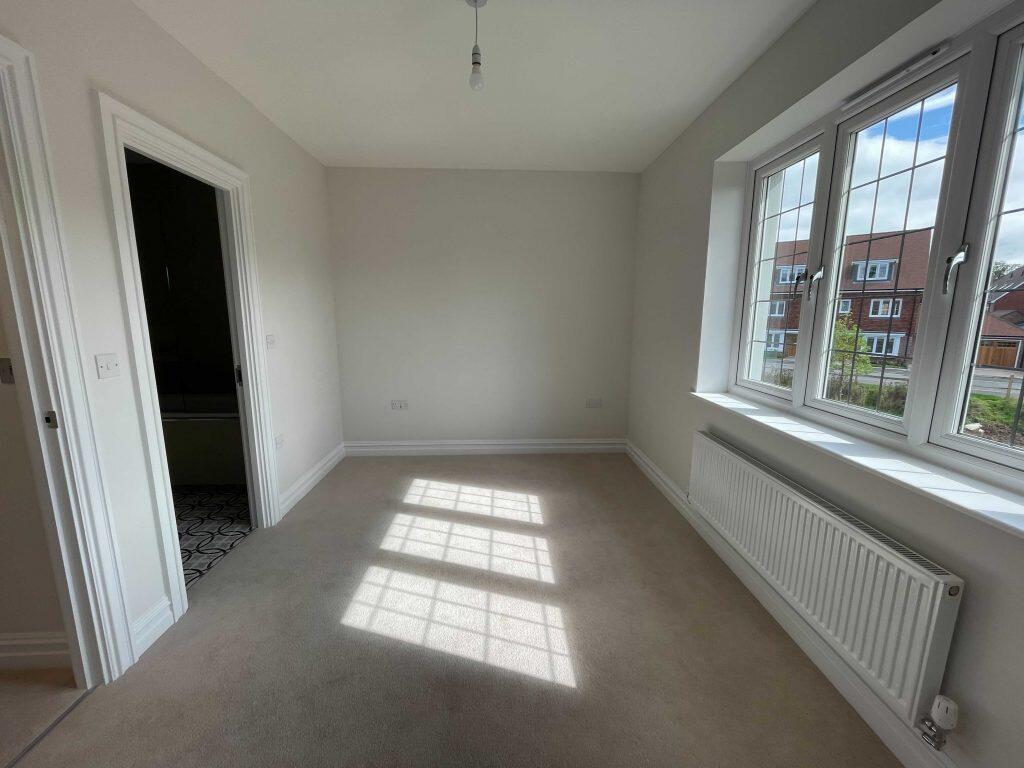 Main image of property: Cranleigh – 2 Bedrooms House