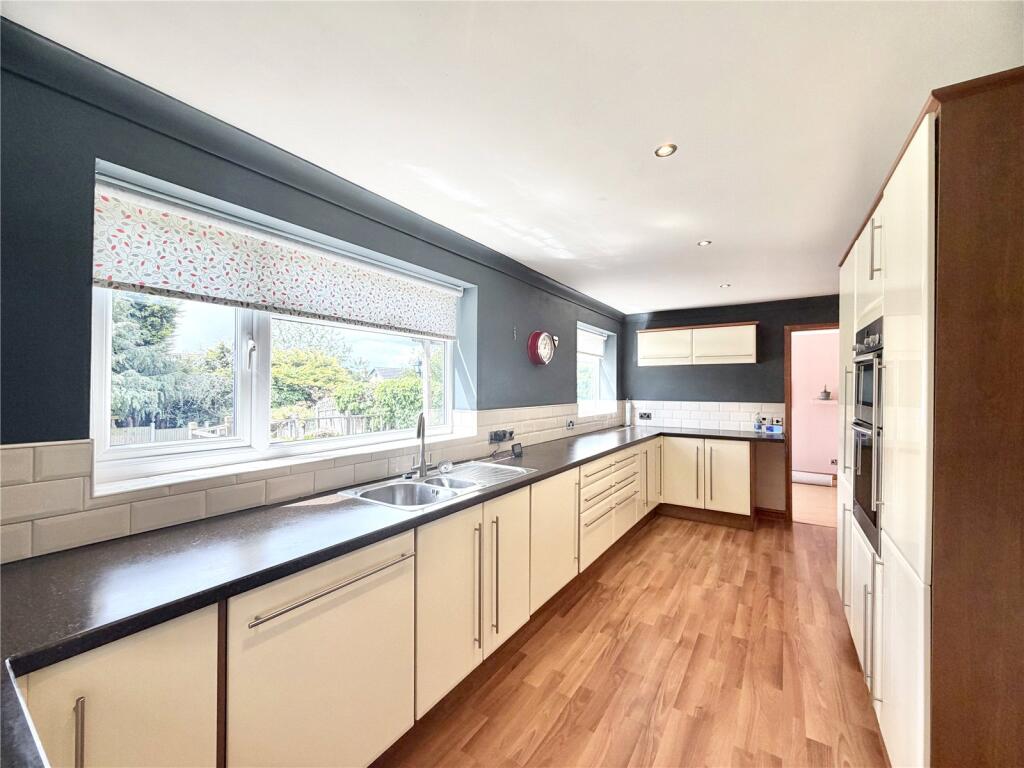 House in Leeds, Kippax - View 4