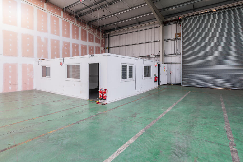 Unit 6 Trident Trade Park, Cardiff WEB-14.jpg