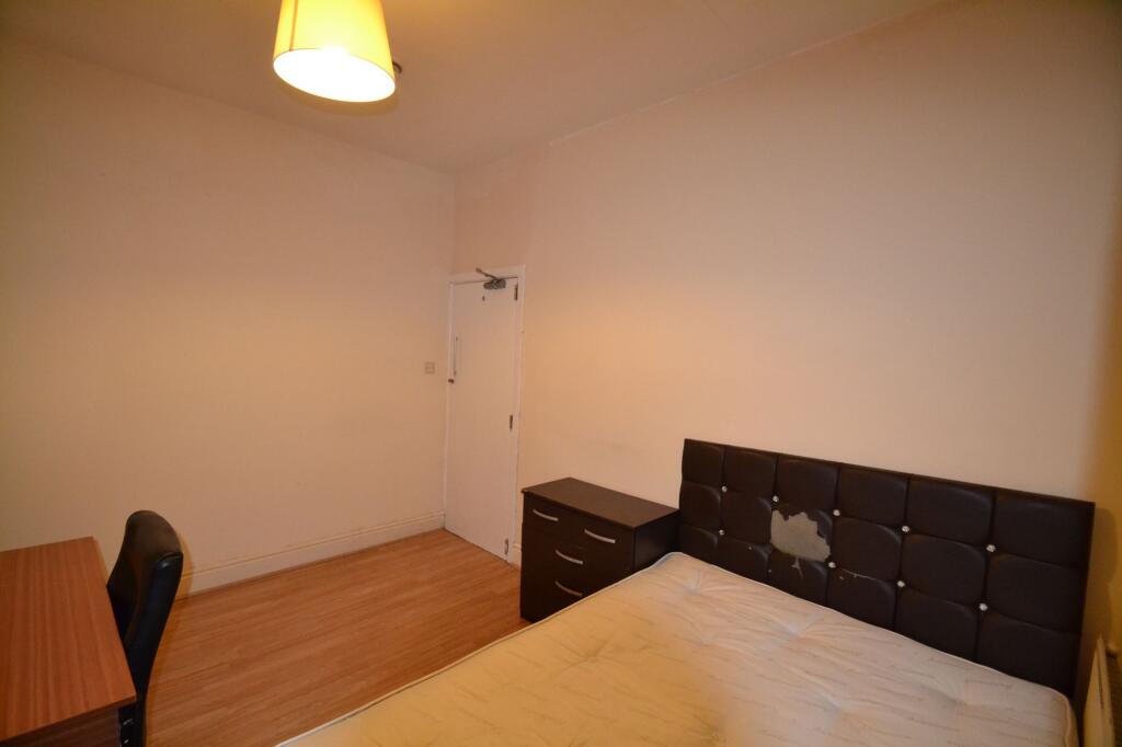 2 bedroom house share for rent