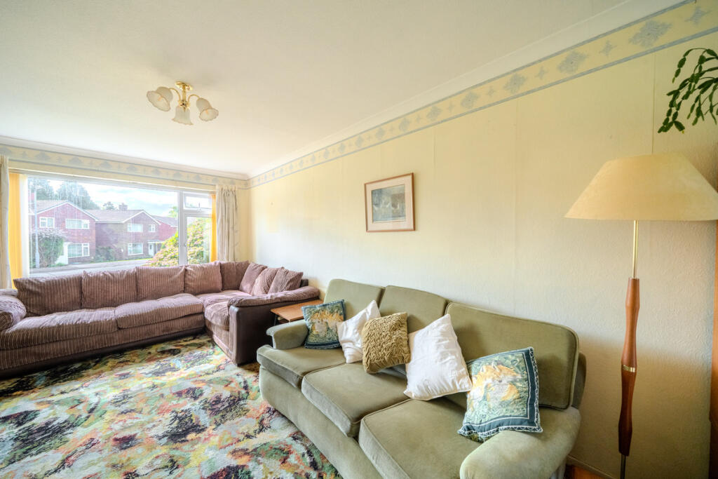 House in Newport - More