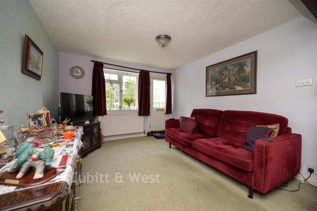 House in Redhill - View 2