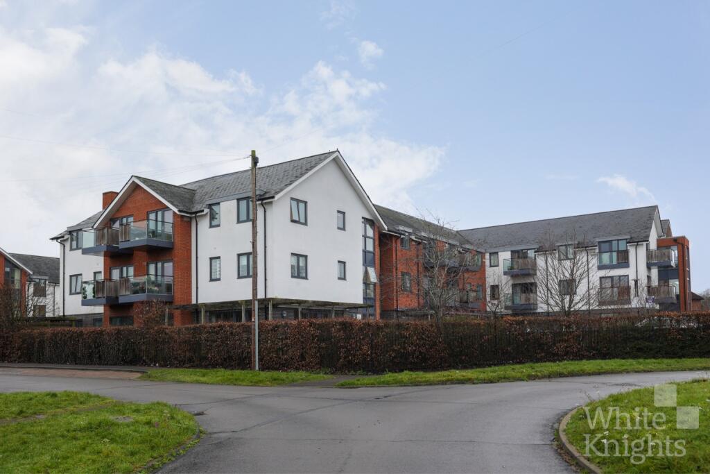 Main image of property: Alexandra Place, South Lake Crescent, Woodley, Reading, Berkshire, RG5 3DW