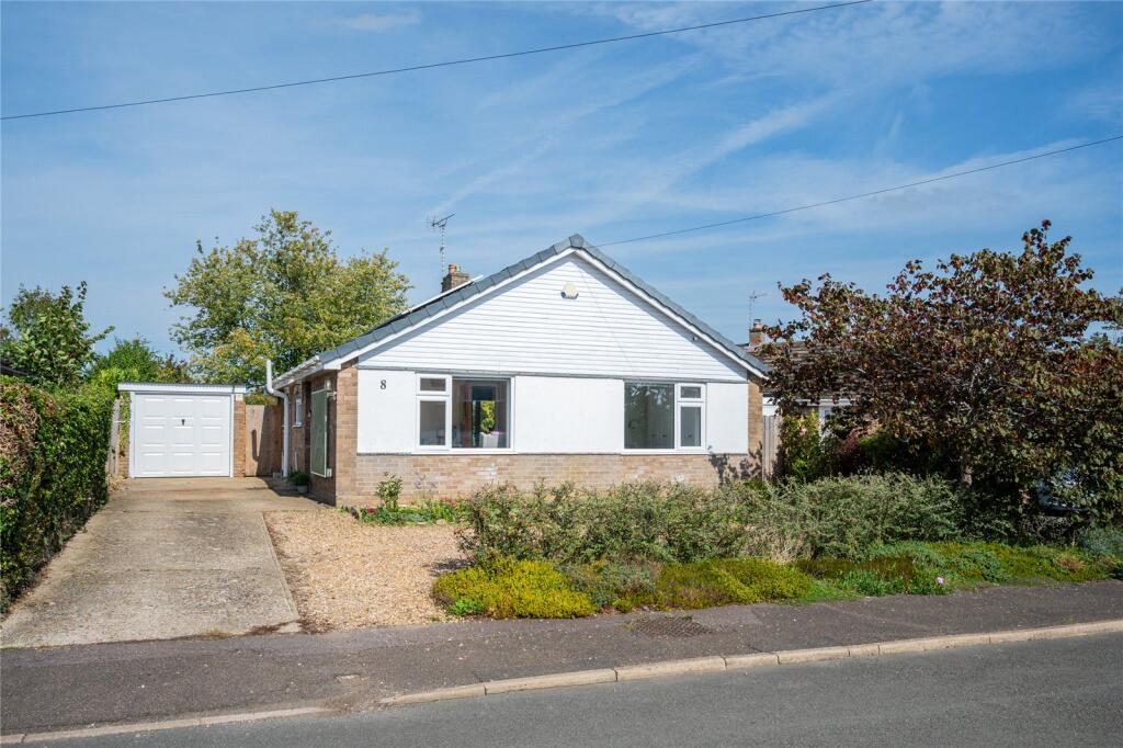 Main image of property: Cartwright Road, Charlton, Banbury, Oxfordshire, OX17