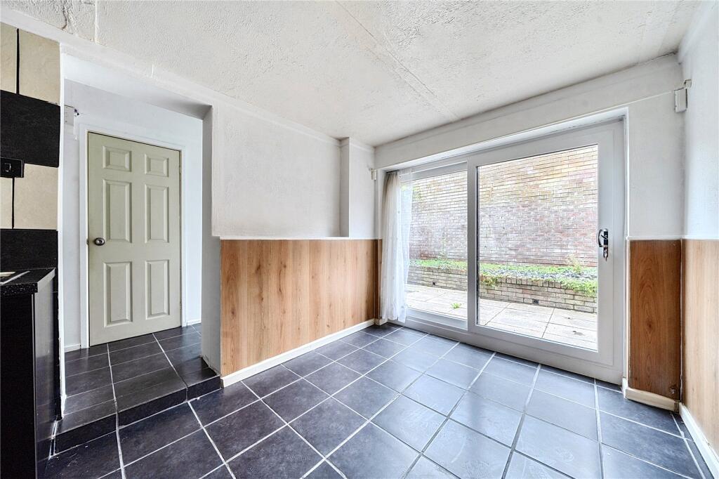 House in Newport - View 3