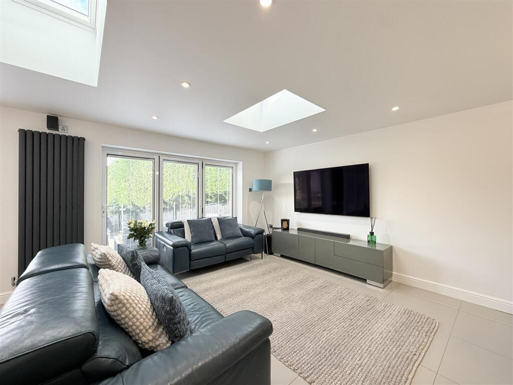 House in Tameside, Greater Manchester - View 4