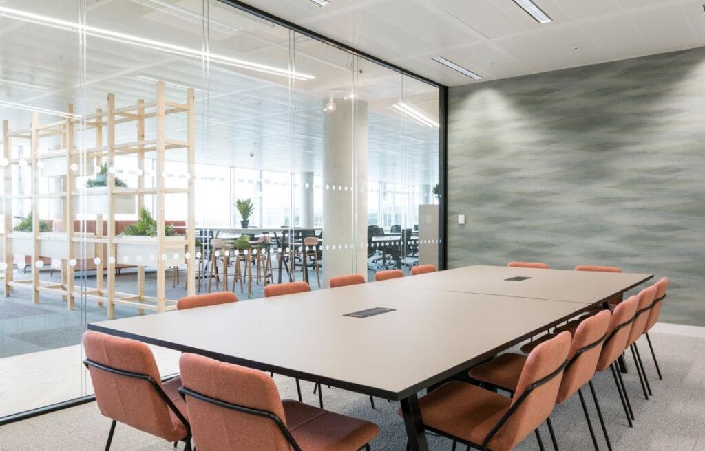 L3 Plug and Play meeting room.jpg