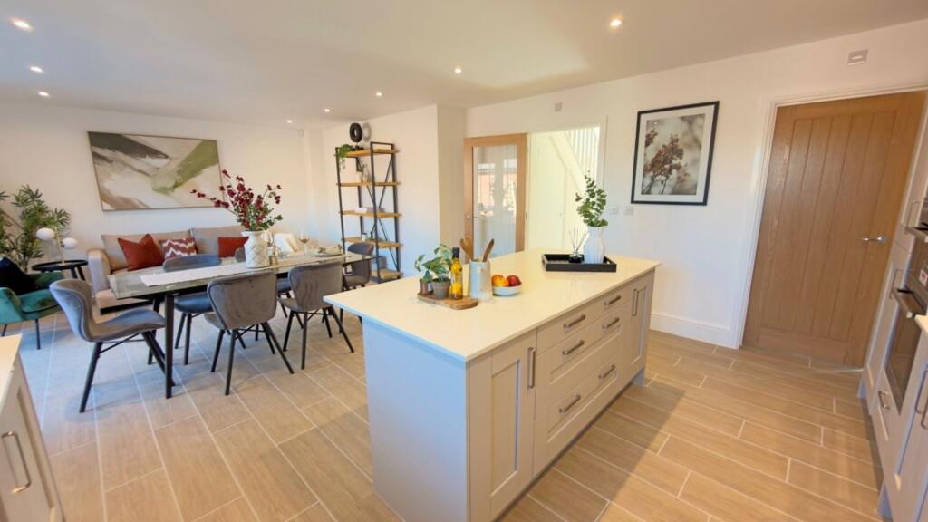 House in Worcester - View 5