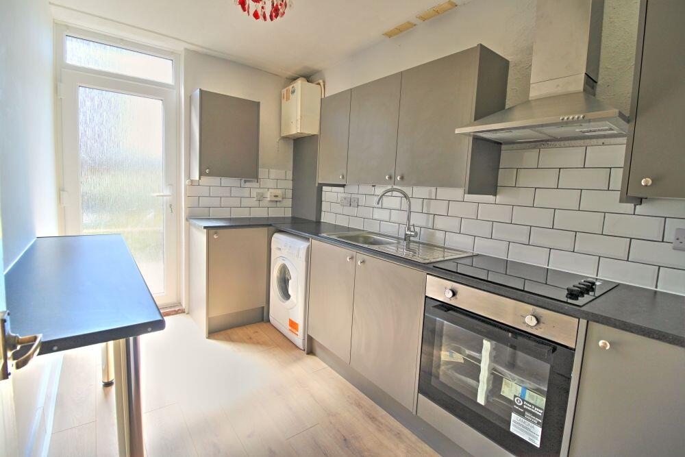 Apartment in Eastbourne, East Sussex - View 2
