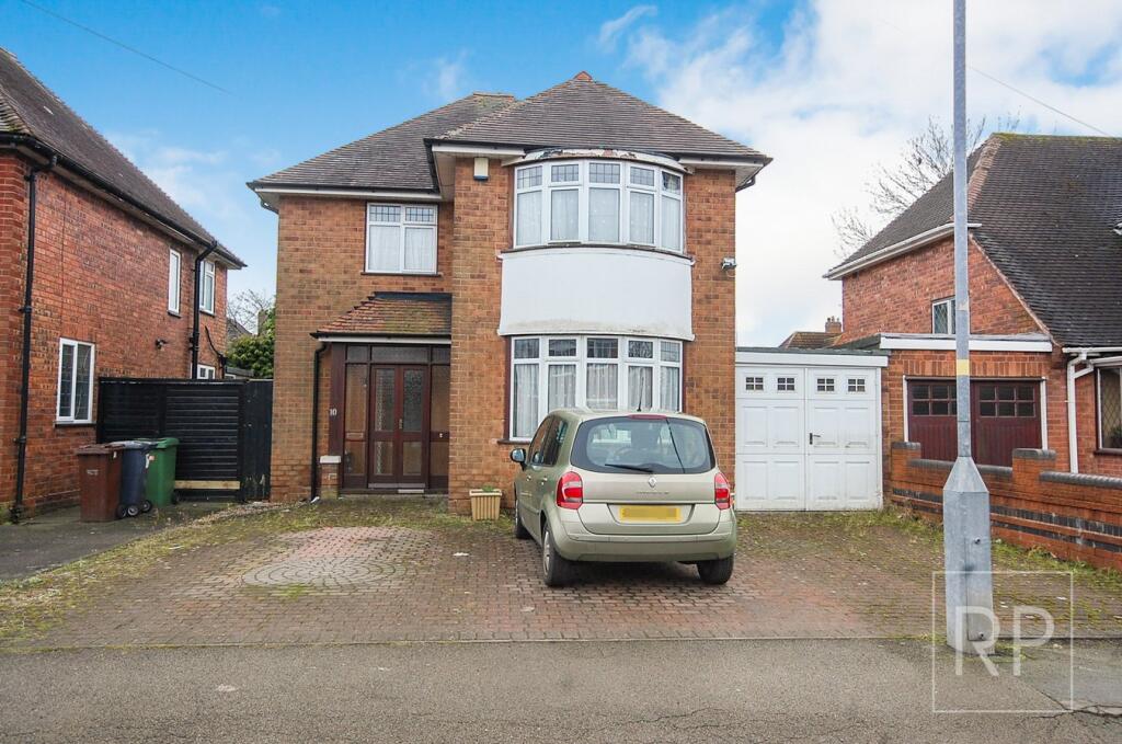 3-bed detached on Cumberland Road, Bilston, WV14, £270,000