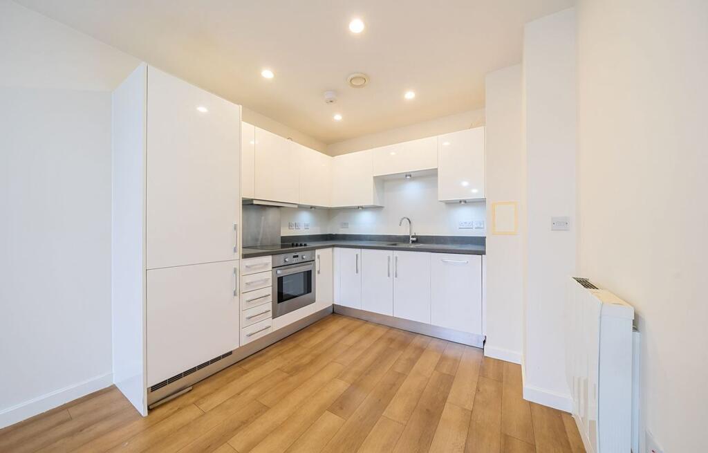 Apartment in Gillingham, Medway - More