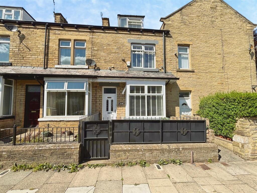 Main image of property: Parkside Road, Bradford, BD5 8PG