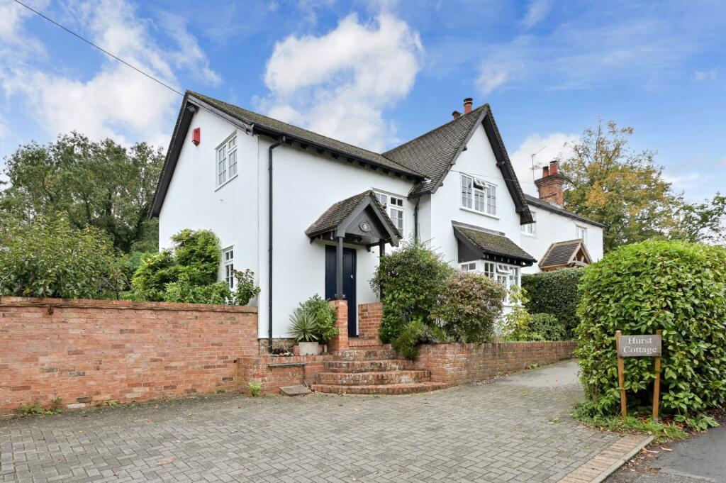 Main image of property: Bradcutts Lane, Cookham, Maidenhead, Berkshire, SL6