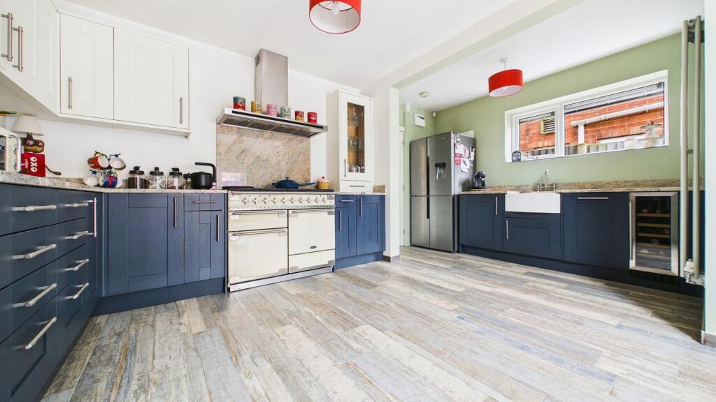 43 Melbourne Road, Doncaster photo 3
