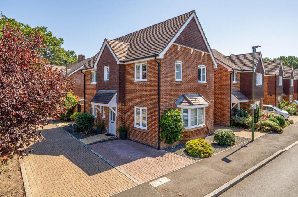 Main image of property: Daux Avenue, Billingshurst, RH14