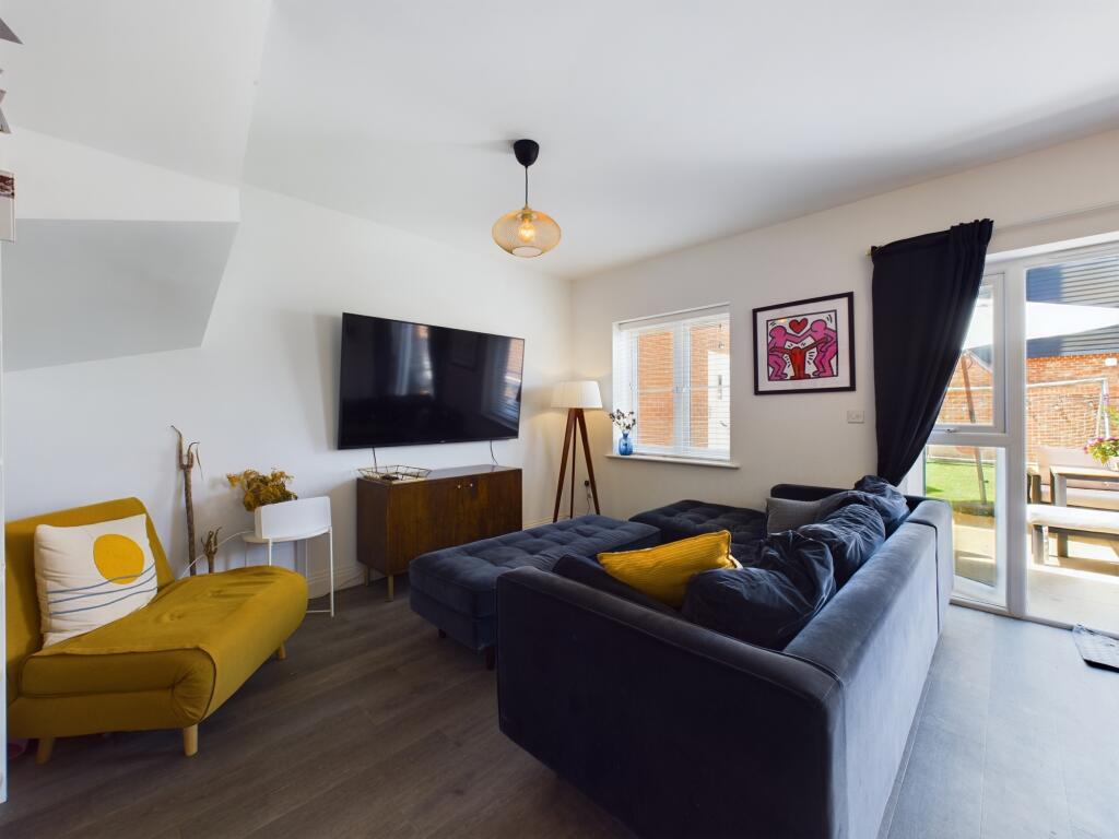 House in Hemel Hempstead, High Wycombe Community Board - View 5