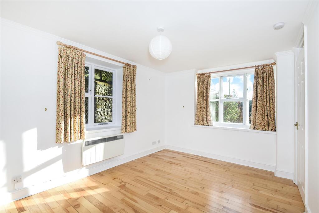 House in Portsmouth - View 3