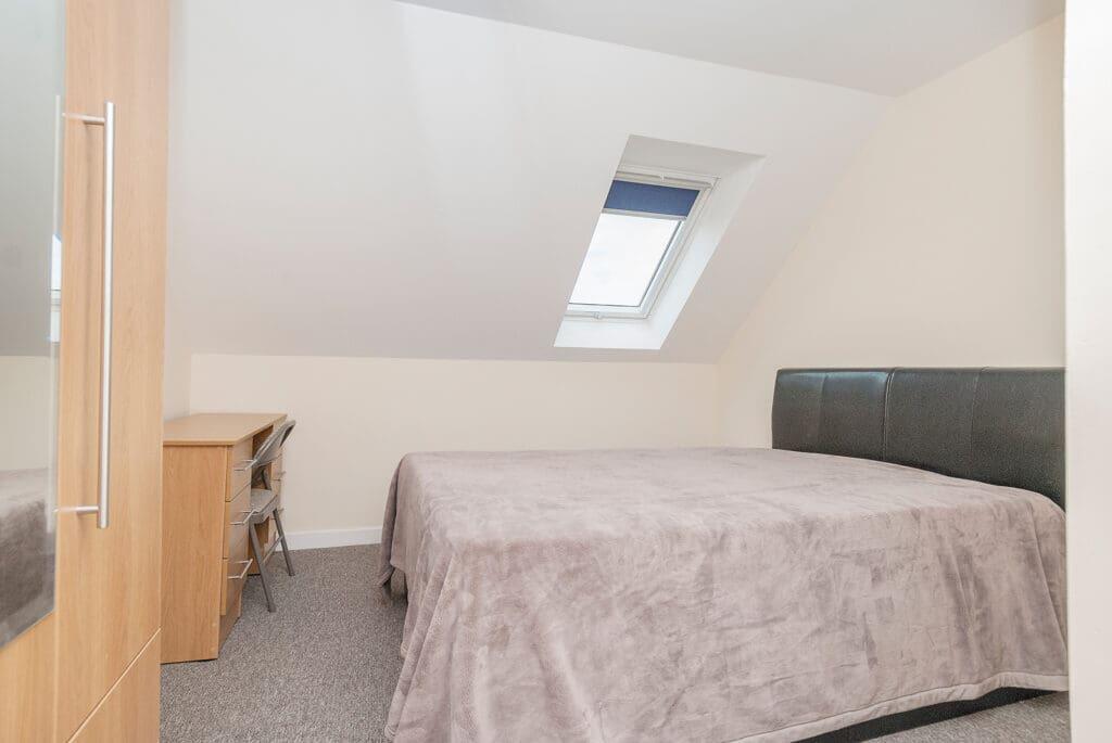 Main image of property: 0755L Polwarth Gardens, Edinburgh, EH11 1LN