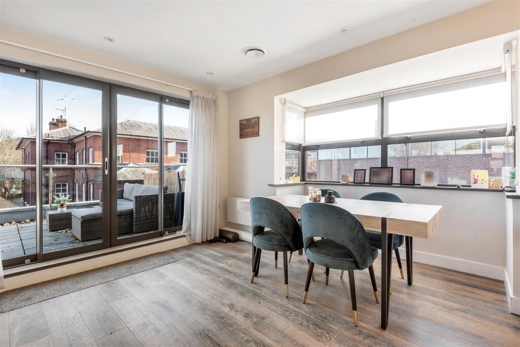 Apartment in Guildford - View 6