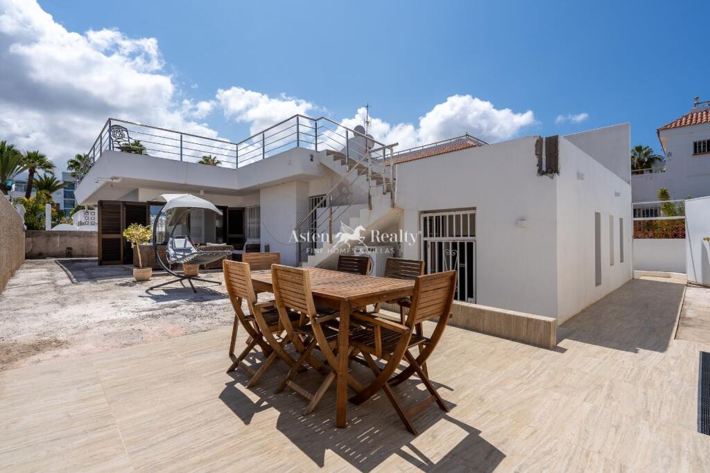 Main image of property: Canary Islands, Tenerife, San Eugenio Bajo
